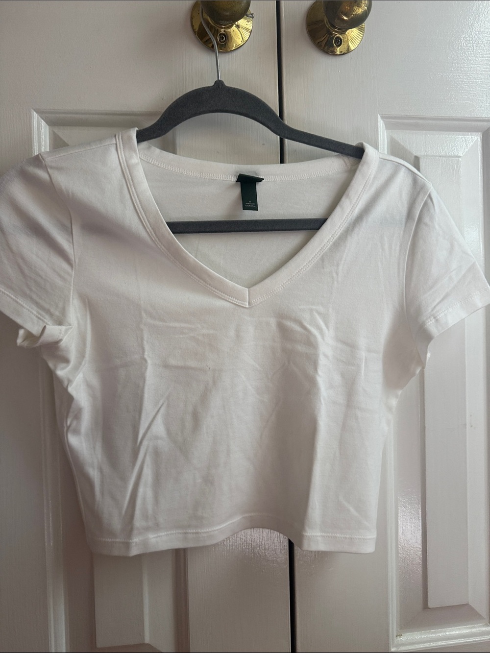 wild fable White V-Neck Short Sleeve Crop Top